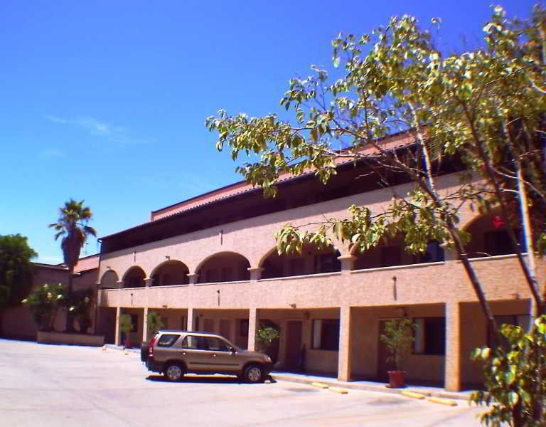 La De Zaragoza Hotel